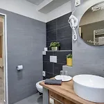 Casa de hóspedes Riverside - Dunaparti Luxus Szuteren