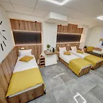Casa de hóspedes Riverside - Dunaparti Luxus Szuteren Győr