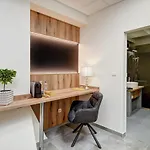Casa de hóspedes Riverside - Dunaparti Luxus Szuteren 4*