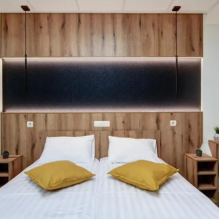 Riverside - Dunaparti Luxus Szuteren