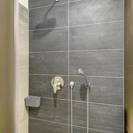 Guest house Riverside - Dunaparti Luxus Szuteren