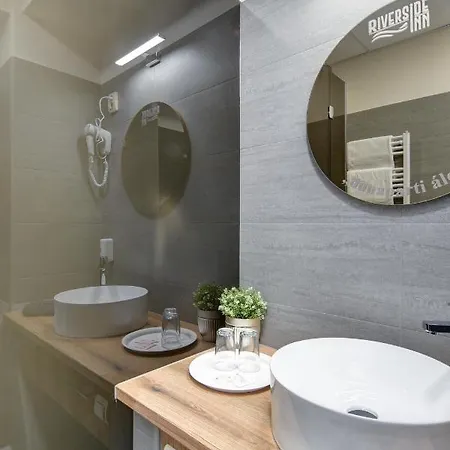 Guest house Riverside - Dunaparti Luxus Szuteren