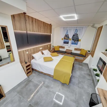 Riverside - Dunaparti Luxus Szuteren Guest house Gyor