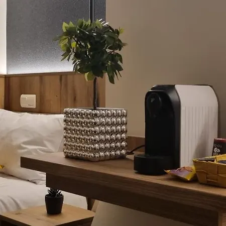 Riverside - Dunaparti Luxus Szuteren Guest house