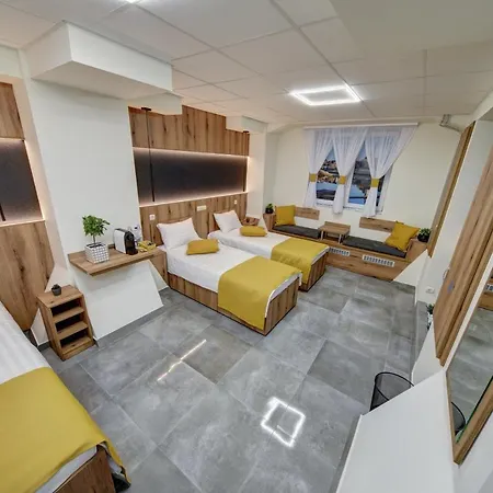 Riverside - Dunaparti Luxus Szuteren Guest house Gyor