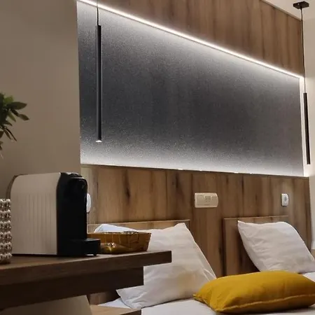 Riverside - Dunaparti Luxus Szuteren Guest house Gyor