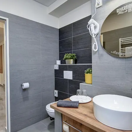 Guest house Riverside - Dunaparti Luxus Szuteren
