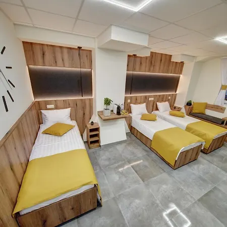 Guest house Riverside - Dunaparti Luxus Szuteren Gyor