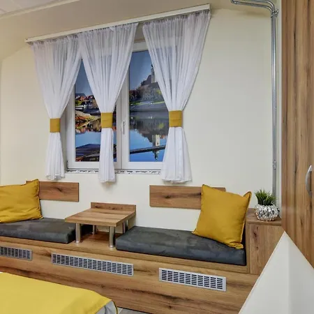 Riverside - Dunaparti Szuteren Guest house *