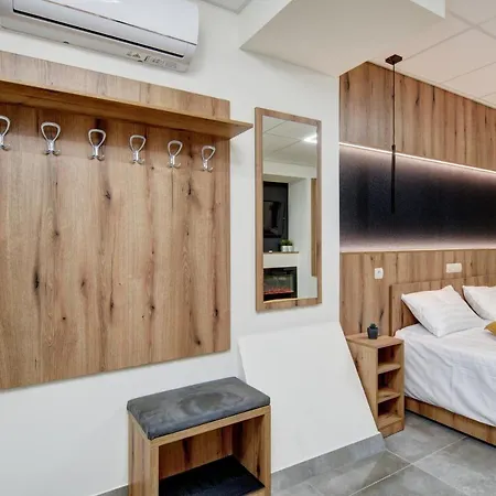 Riverside - Dunaparti Luxus Szuteren Guest house 4*