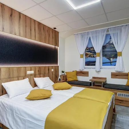 Guest house Riverside - Dunaparti Szuteren *