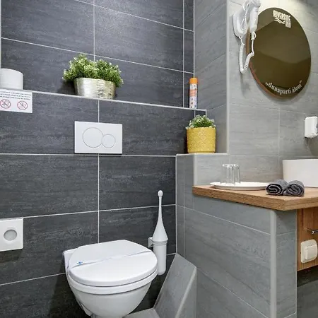 Riverside - Dunaparti Luxus Szuteren 4* Gyor