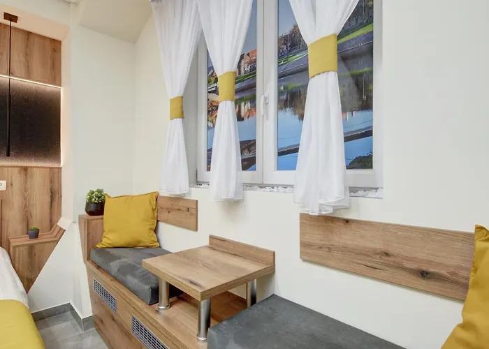 بيت ضيافة Riverside - Dunaparti Luxus Szuteren 4*