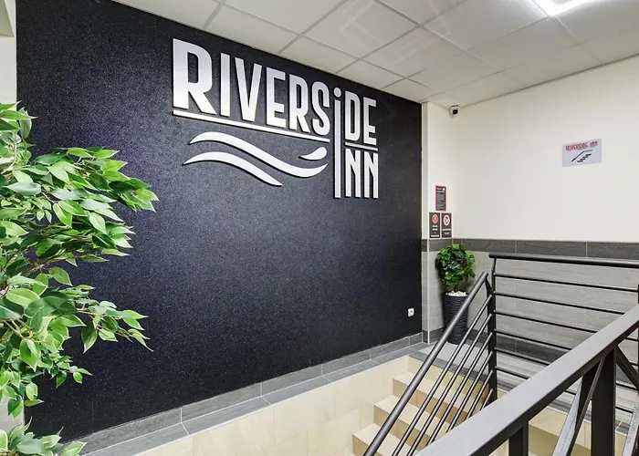 Riverside - Dunaparti Luxus Szuteren غيور